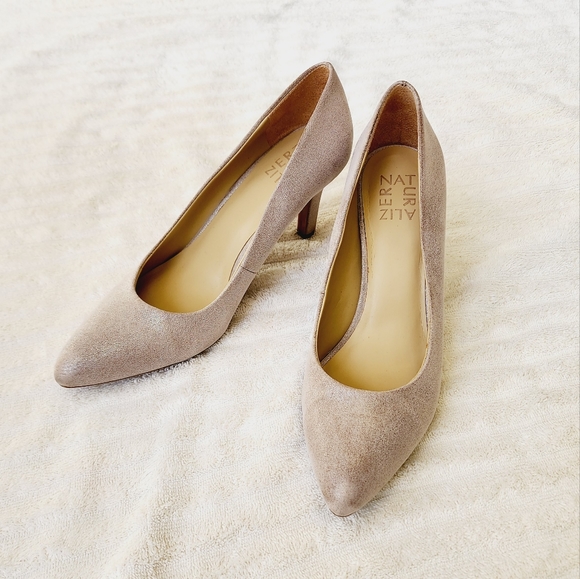 Like New Naturalizer Elicia Heels - Picture 3 of 7